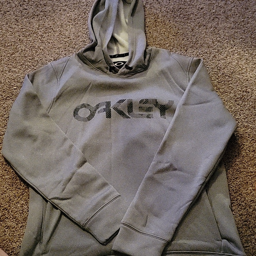 Nwot Oakley hoodie